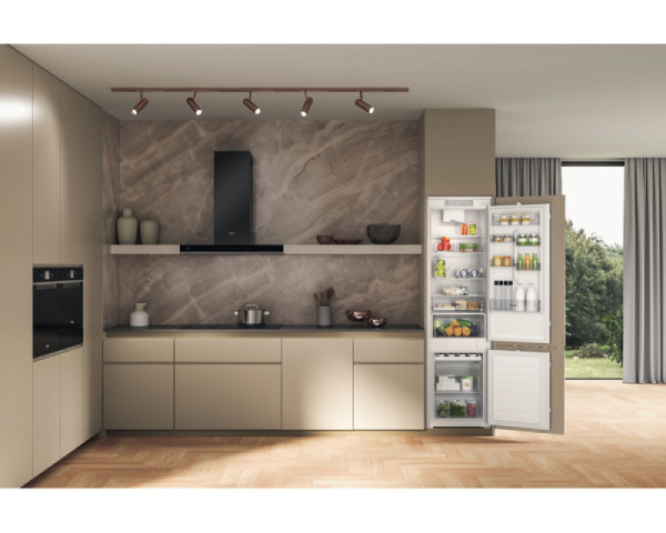 WHIRLPOOL WNBB20SC22R ugradni frižider (ELE03153)