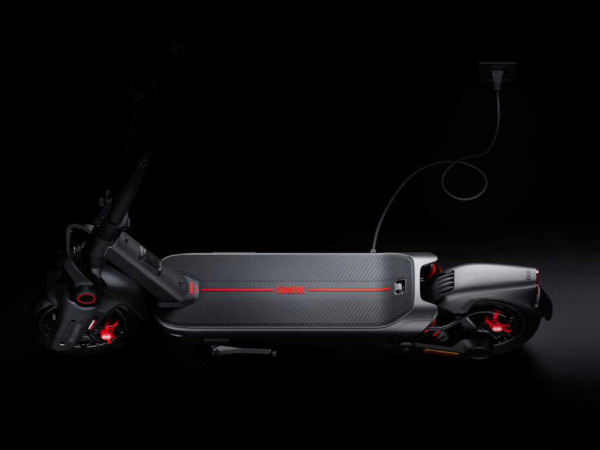 Elekticni trotinet SEGWAY NINEBOT MAX G3 I (AA.05.16.01.0007)